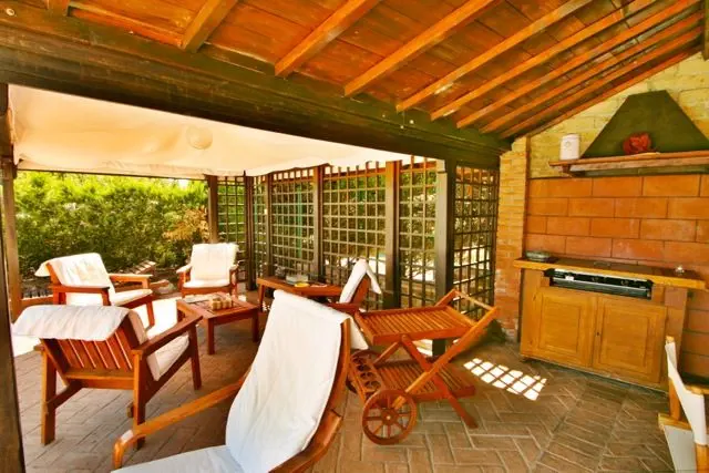 Pool Area, Casa Riozzo, Holiday Villa On The Tuscany Umbria Border, Italy.