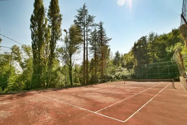 Casa Riozzo Tennis Court, Holiday Villa On The Tuscany Umbria Border, Italy.